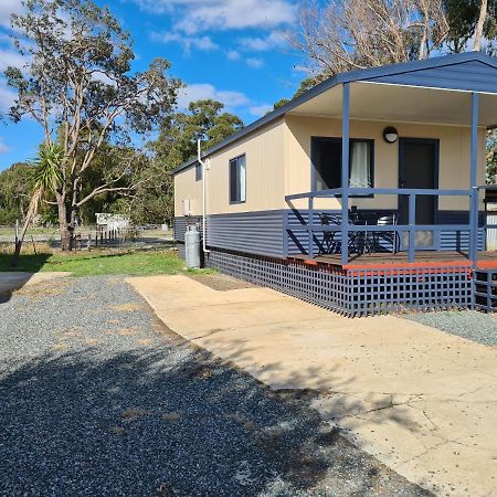 Pinjarra Caravan Park And Cabins Екстериор снимка