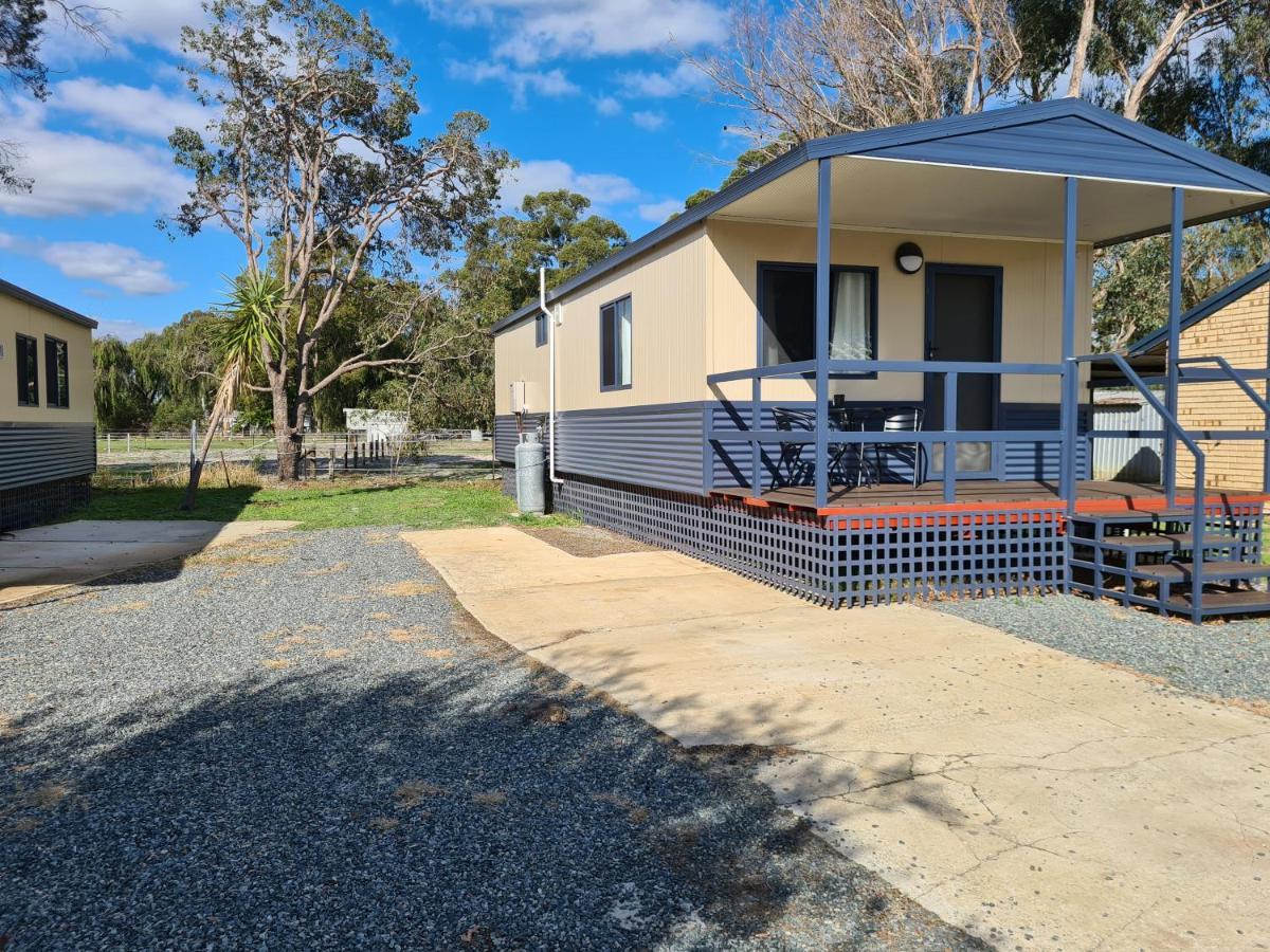 Pinjarra Caravan Park And Cabins Екстериор снимка