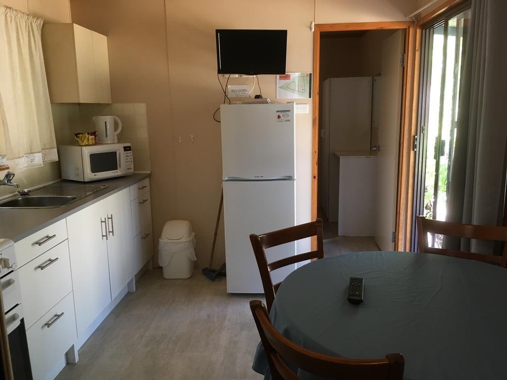 Pinjarra Caravan Park And Cabins Екстериор снимка