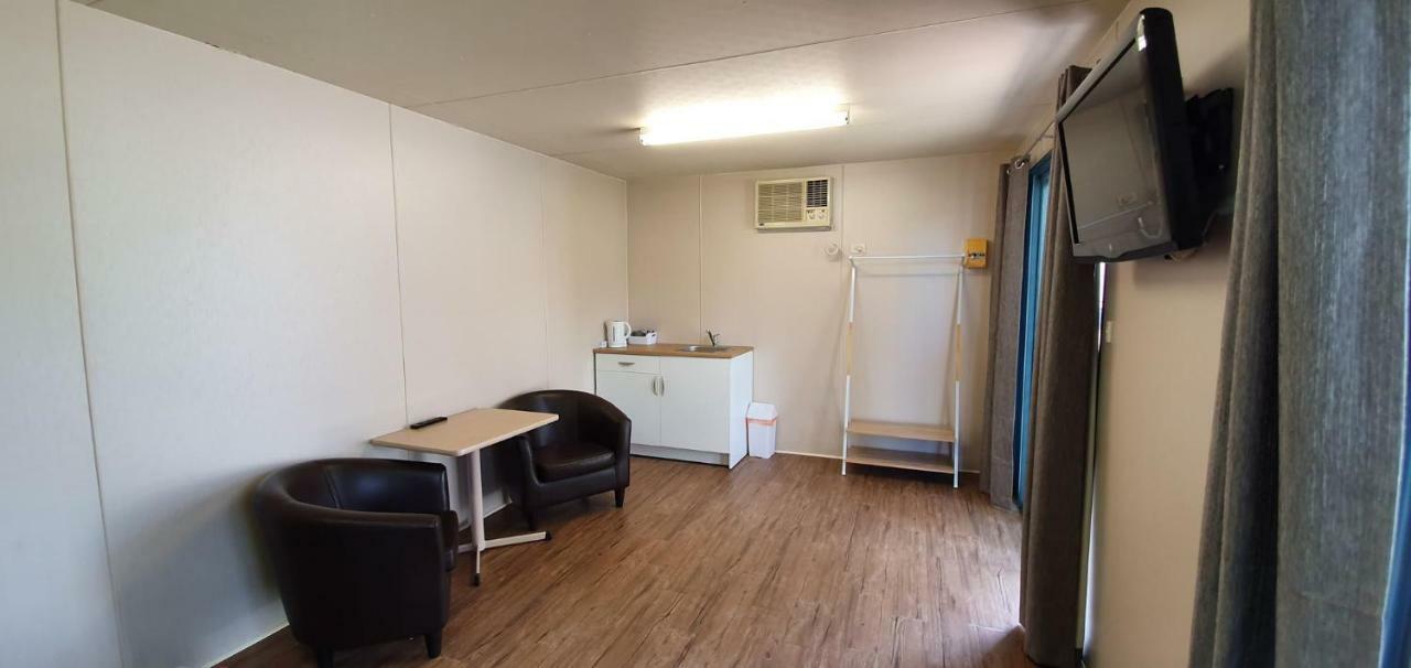 Pinjarra Caravan Park And Cabins Екстериор снимка