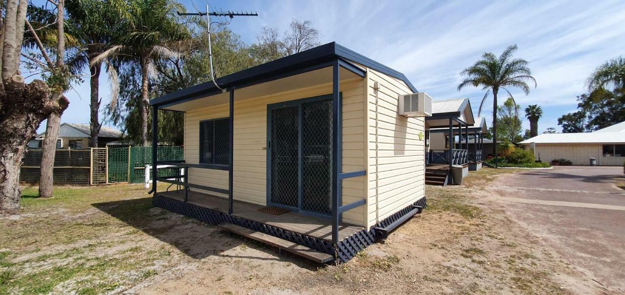 Pinjarra Caravan Park And Cabins Екстериор снимка
