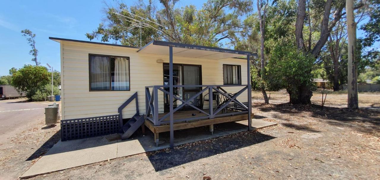 Pinjarra Caravan Park And Cabins Екстериор снимка