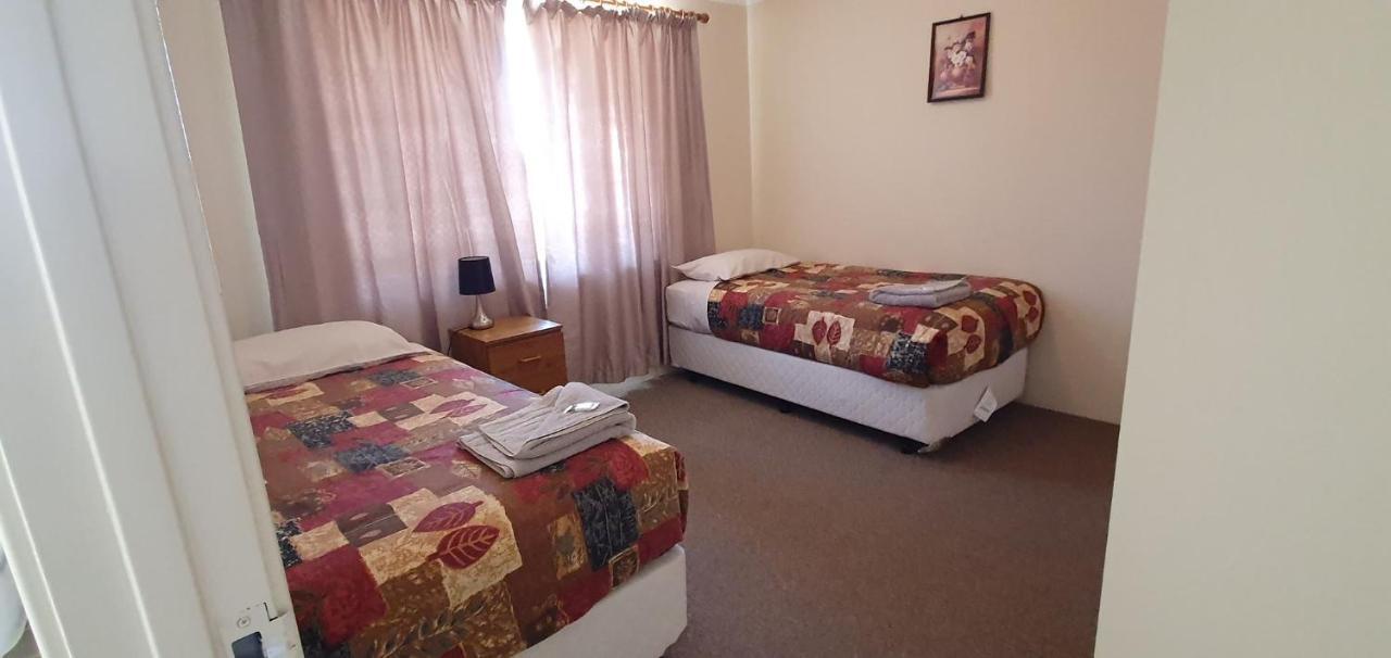 Pinjarra Caravan Park And Cabins Екстериор снимка