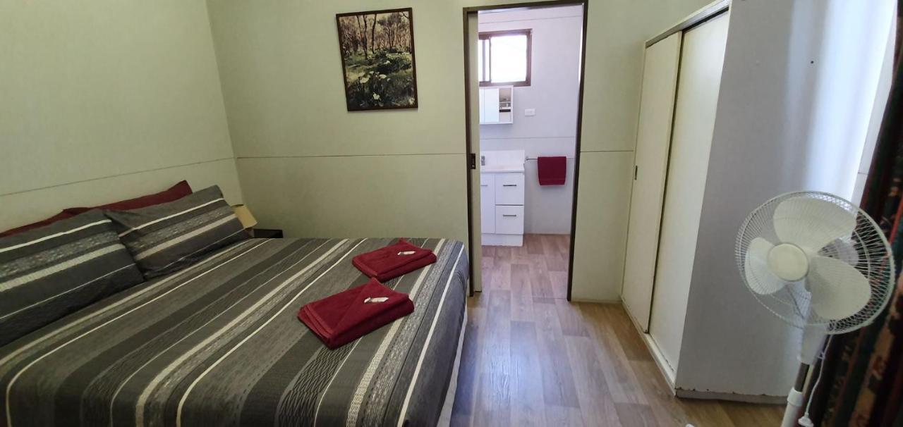 Pinjarra Caravan Park And Cabins Екстериор снимка