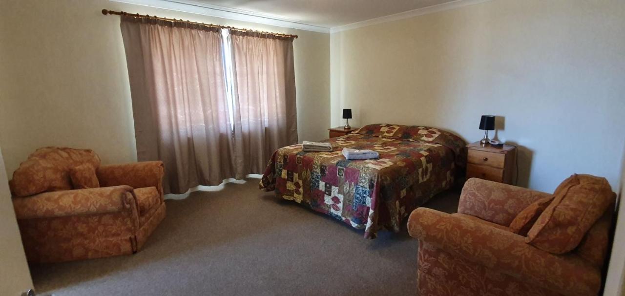Pinjarra Caravan Park And Cabins Екстериор снимка
