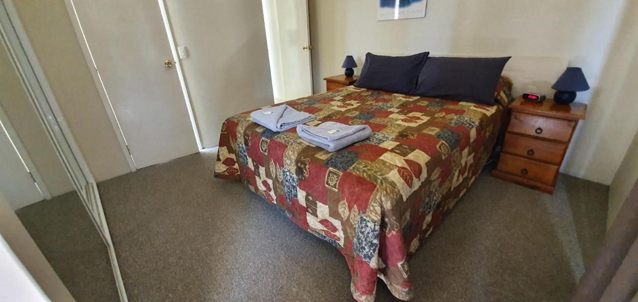 Pinjarra Caravan Park And Cabins Екстериор снимка