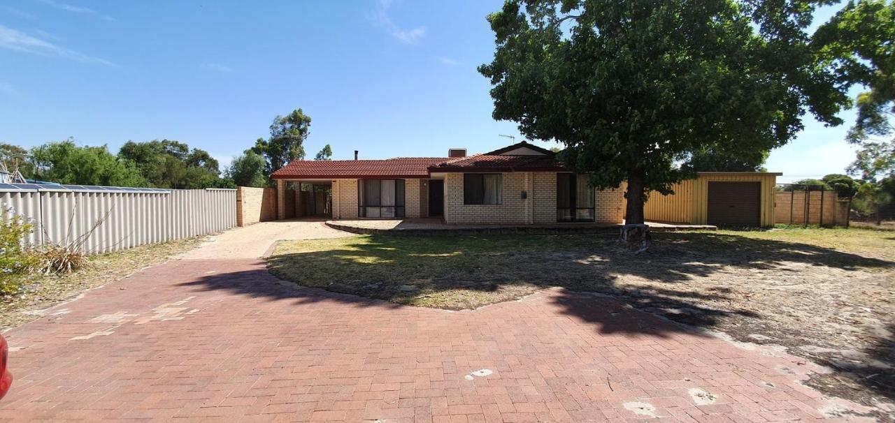 Pinjarra Caravan Park And Cabins Екстериор снимка