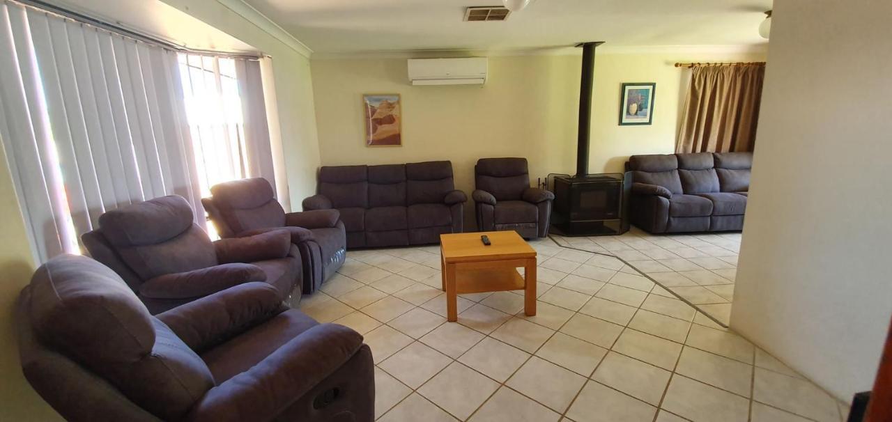 Pinjarra Caravan Park And Cabins Екстериор снимка