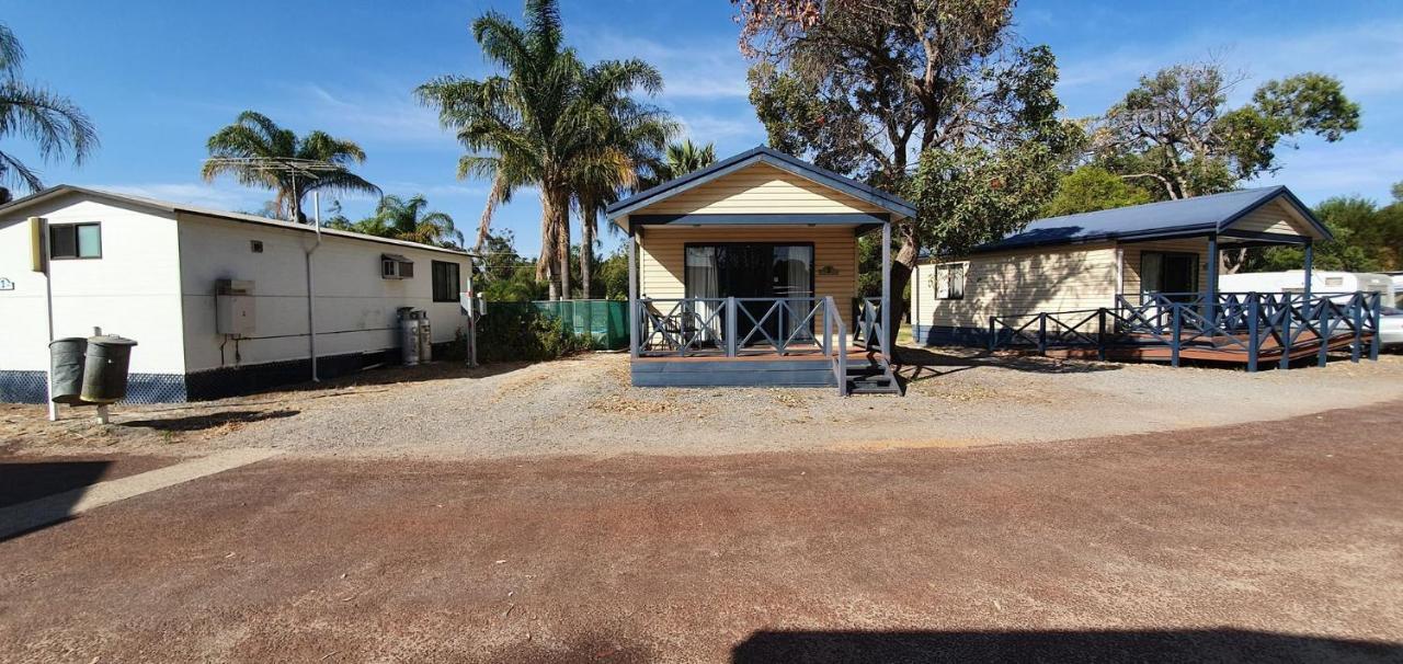 Pinjarra Caravan Park And Cabins Екстериор снимка