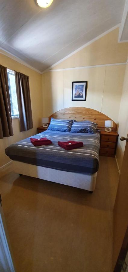Pinjarra Caravan Park And Cabins Екстериор снимка