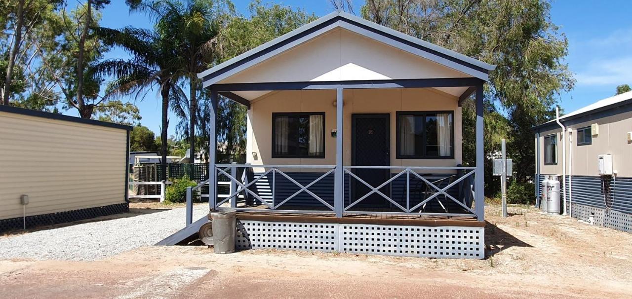 Pinjarra Caravan Park And Cabins Екстериор снимка